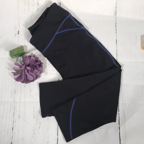 Fabletics Pants - Fabletics Capri pants!  Size Medium